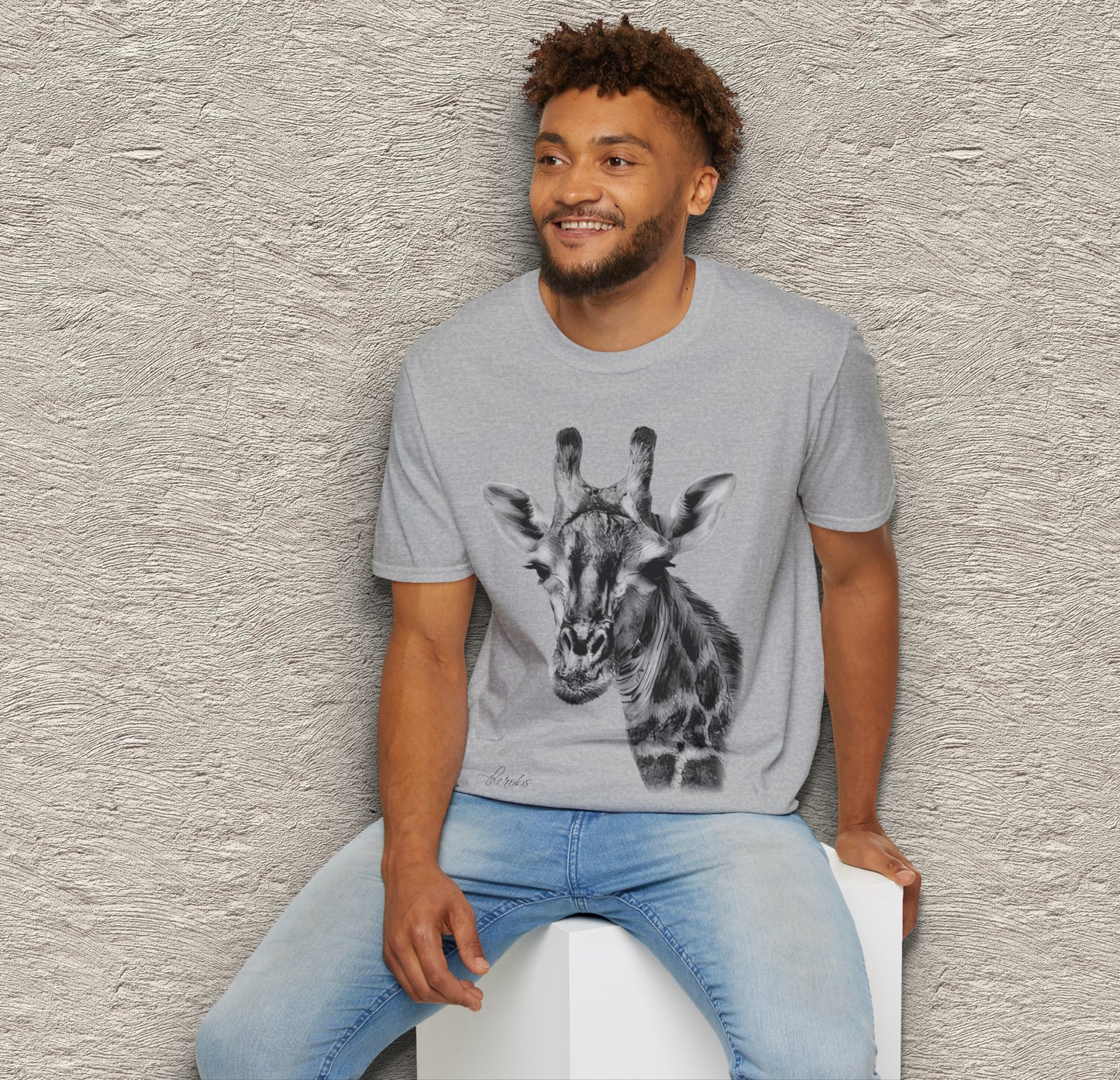 B&W Giraffe Unisex Gildan T-Shirt