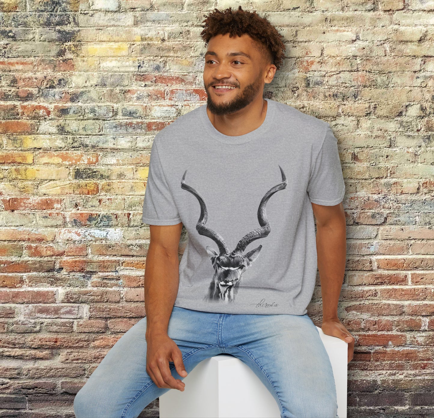 B&W Kudu Unisex Gildan T-Shirt