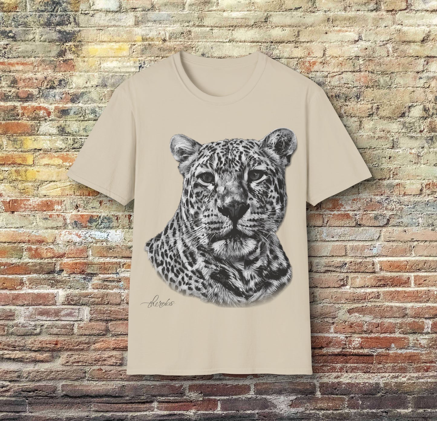 B&W Leopard Unisex Gildan T-Shirt 2