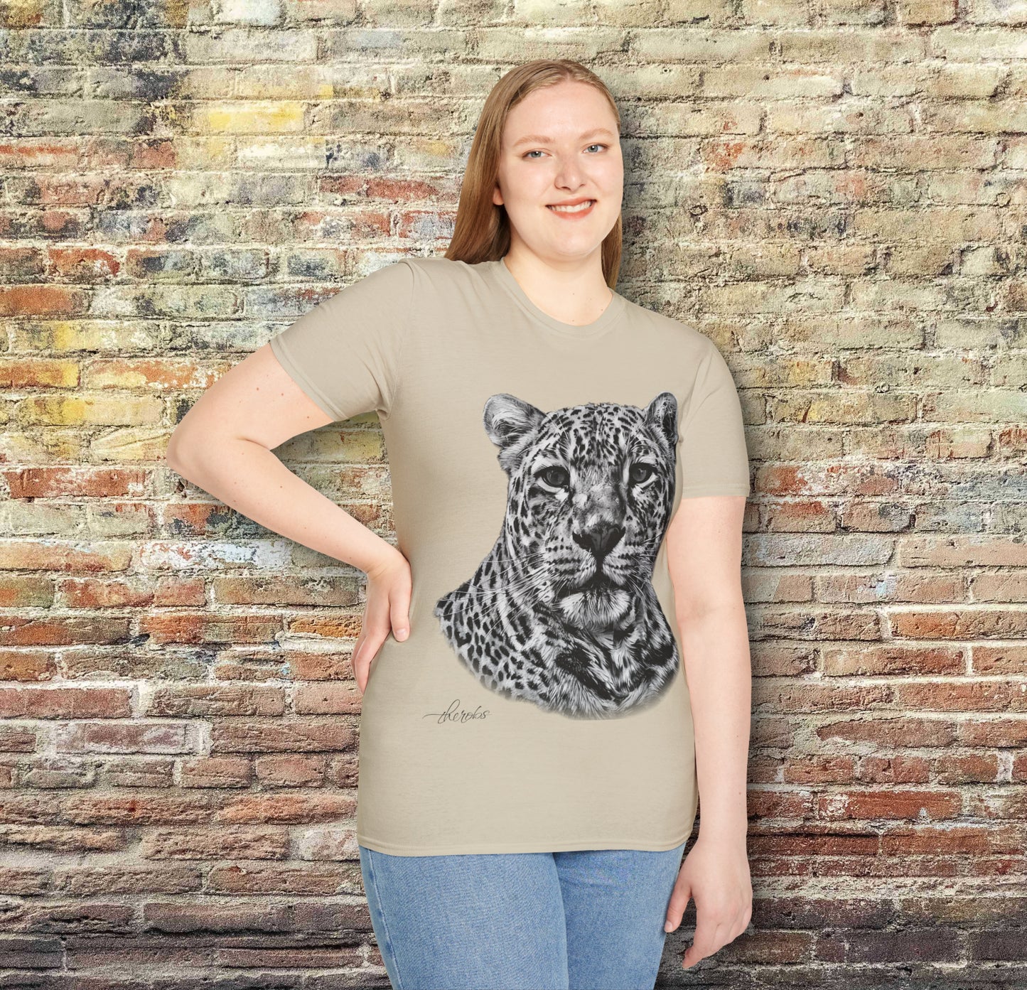B&W Leopard Unisex Gildan T-Shirt 2