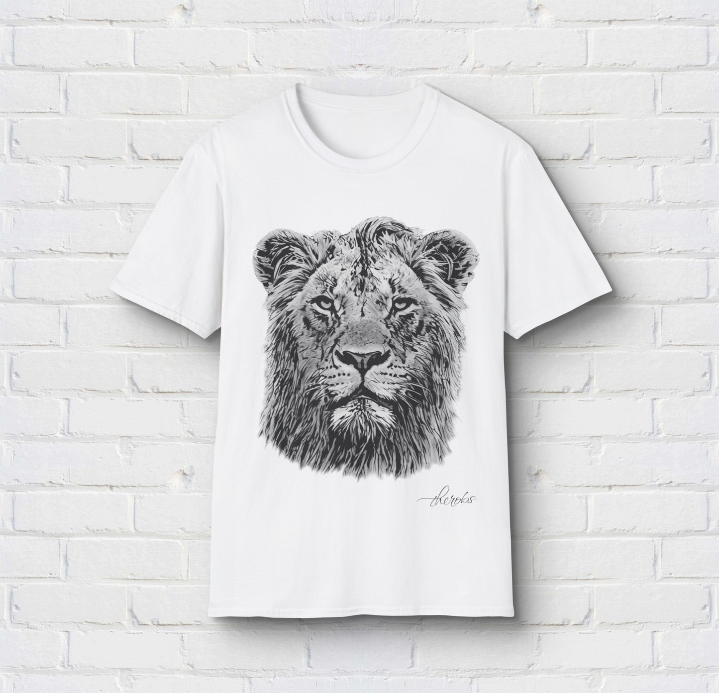 B&W Lion Unisex Gildan T-Shirt