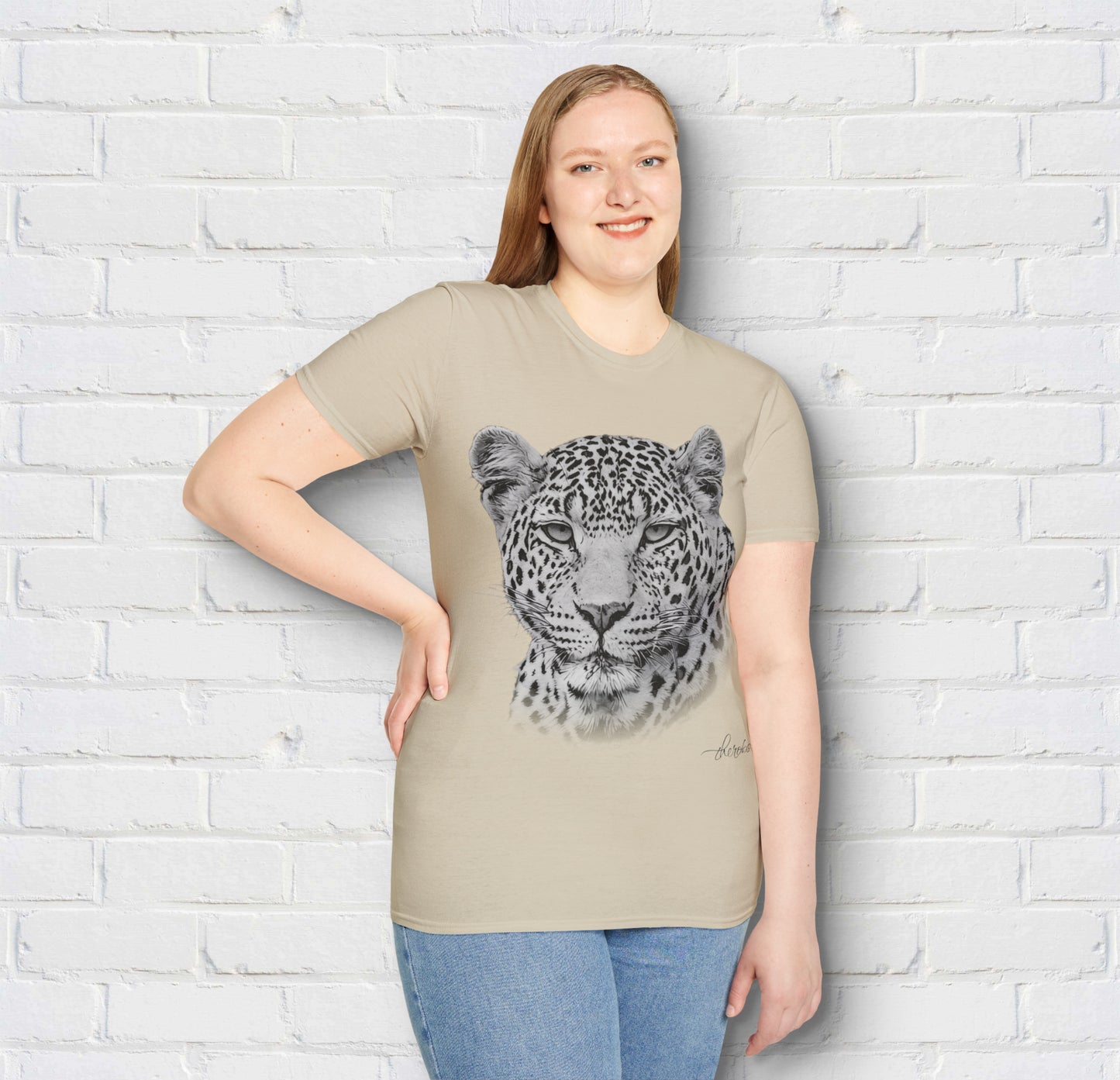 B&W Leopard Unisex Gildan T-Shirt