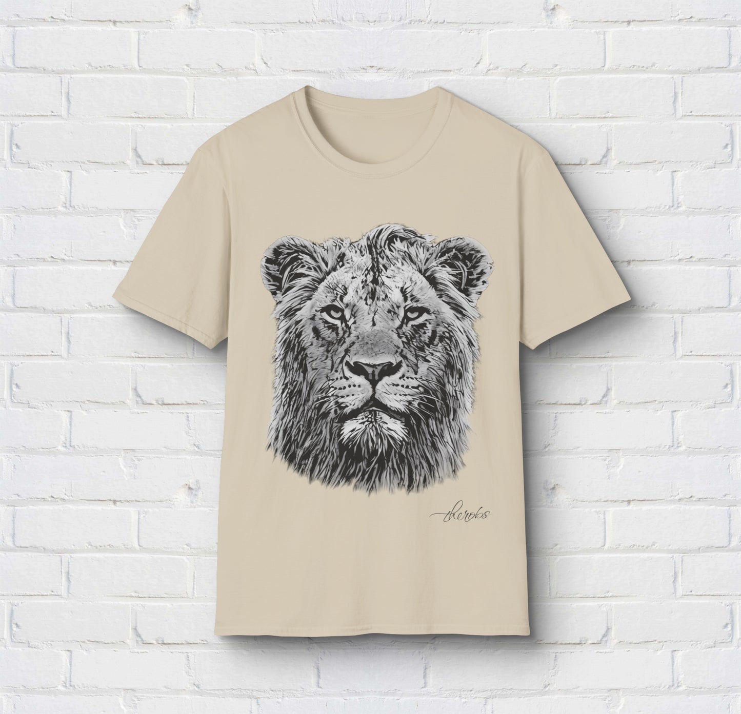 B&W Lion Unisex Gildan T-Shirt