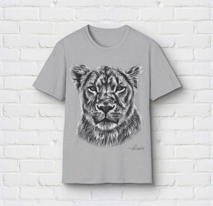 B&W Lioness Unisex Gildan T-Shirt